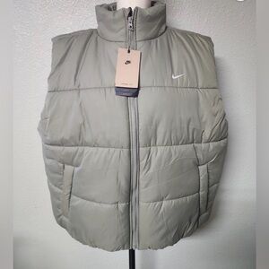 Nike Sportswear Classic Puffer Women's Therma-FIT Loose Vest 
Size XL